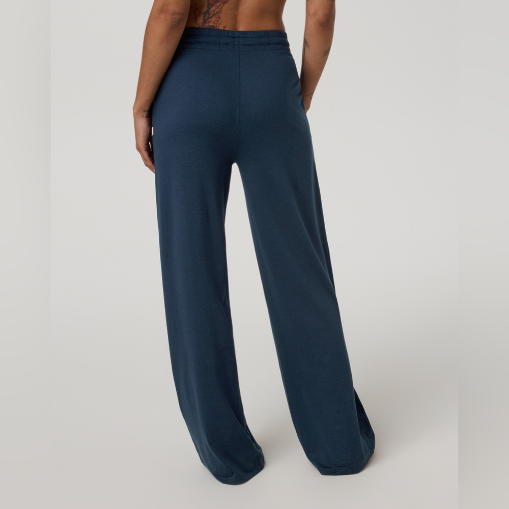NWT Vuori Halo Essential Wideleg Pant in Blue Coast Heather - Picture 7 of 12